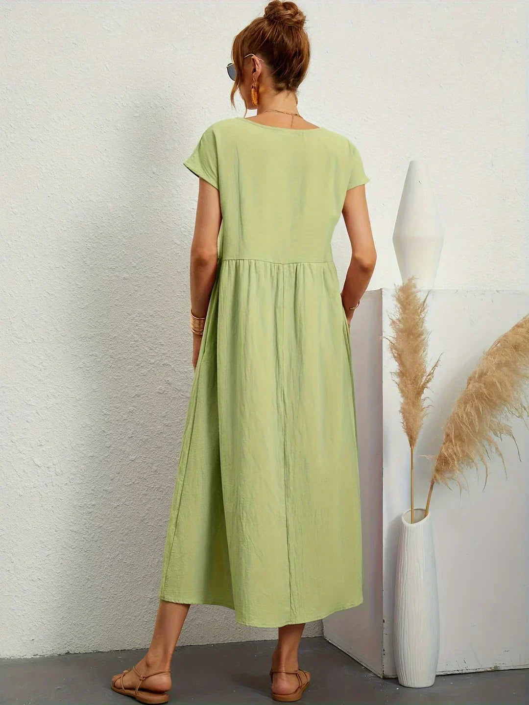 Gabrielle | Fluid midi dress of timeless elegance